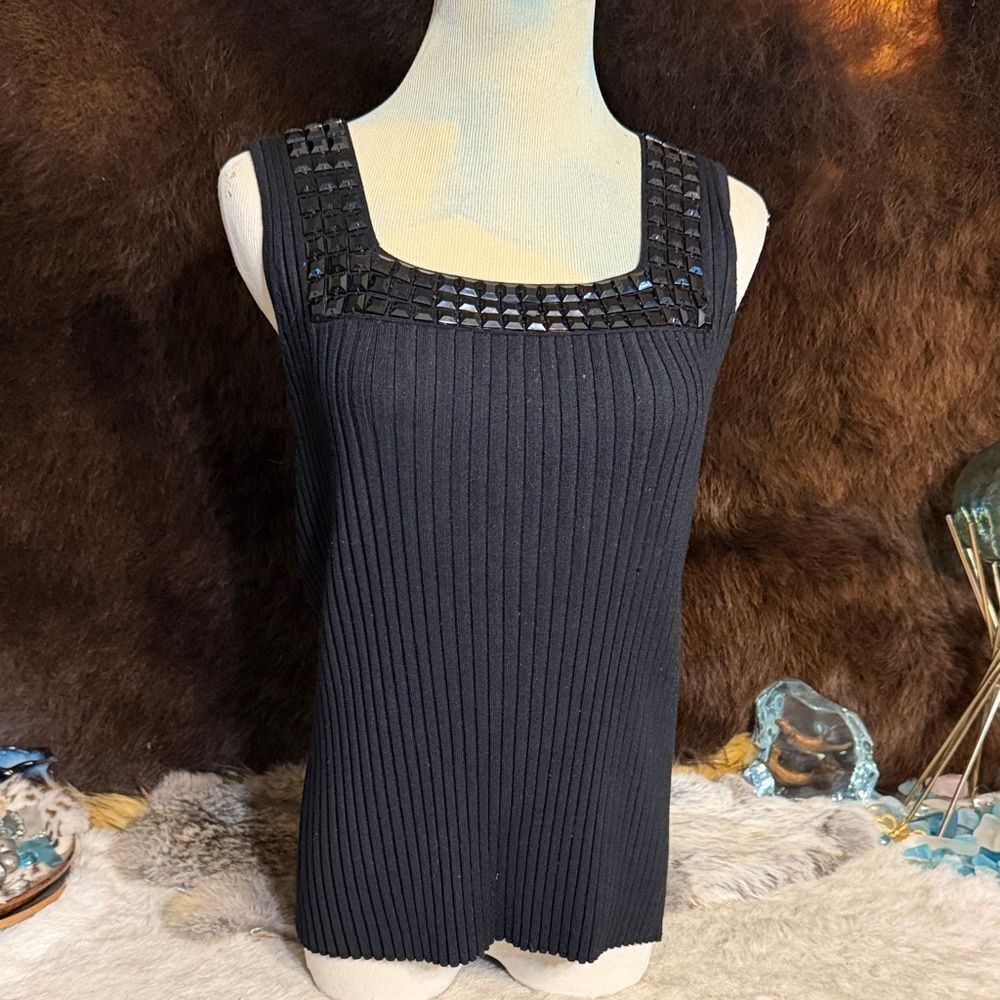 Elegant Black Sleeveless Top XL (3300)